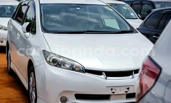 Nunua Ilio tumika Toyota Wish Nyeupe Gari ndani ya Kampala nchini Uganda Nunua Ilio tumika Toyota Wish Nyeupe Gari ndani ya Kampala nchini Uganda