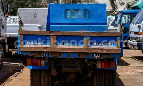 Buy Used Isuzu FTR 850 Blue Truck in Kampala in Uganda Buy Used Isuzu FTR 850 Blue Truck in Kampala in Uganda