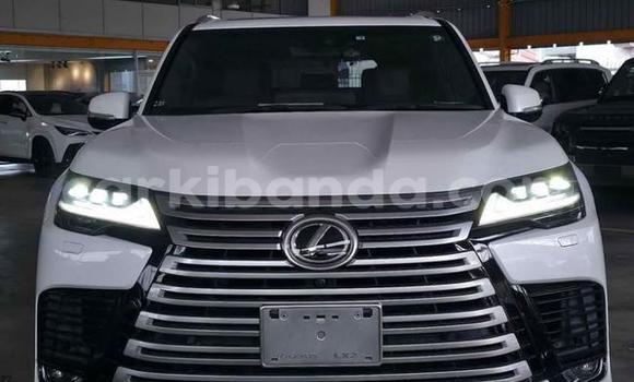 Gura Yakoze Lexus LX White Imodoka i Kampala mu Uganda Gura Yakoze Lexus LX White Imodoka i Kampala mu Uganda