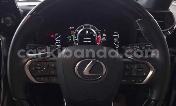 Gura Yakoze Lexus LX White Imodoka i Kampala mu Uganda Gura Yakoze Lexus LX White Imodoka i Kampala mu Uganda