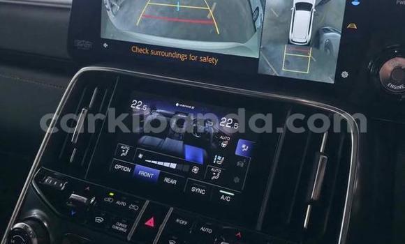 Gura Yakoze Lexus LX White Imodoka i Kampala mu Uganda Gura Yakoze Lexus LX White Imodoka i Kampala mu Uganda