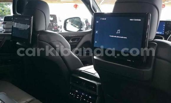 Gura Yakoze Lexus LX White Imodoka i Kampala mu Uganda Gura Yakoze Lexus LX White Imodoka i Kampala mu Uganda
