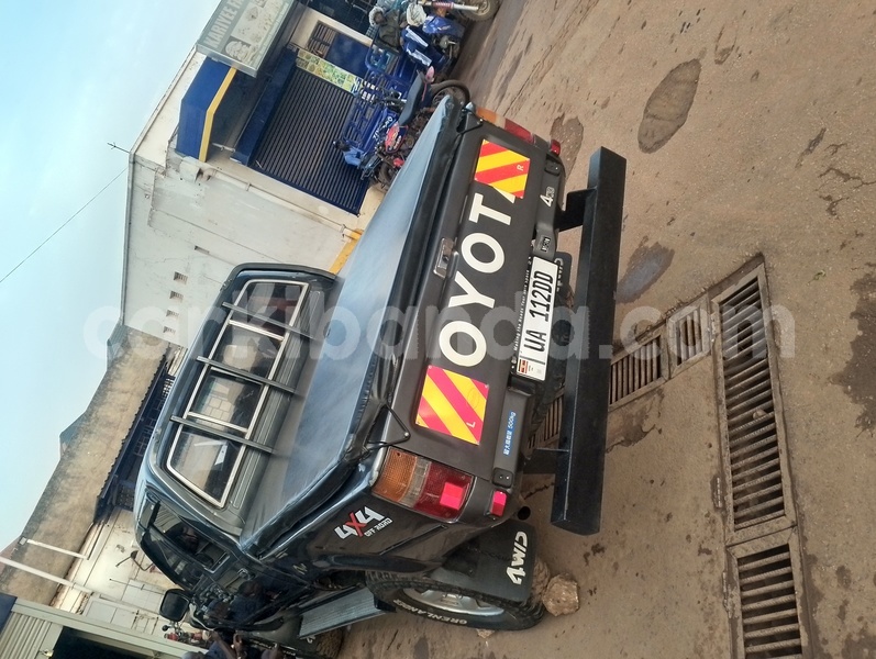 Big with watermark toyota hilux uganda kampala 25207