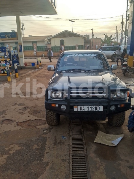 Big with watermark toyota hilux uganda kampala 25207
