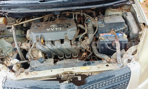 Gura Yakoze Toyota Corolla Spacio Silver Imodoka i Lugazi mu Central Gura Yakoze Toyota Corolla Spacio Silver Imodoka i Lugazi mu Central
