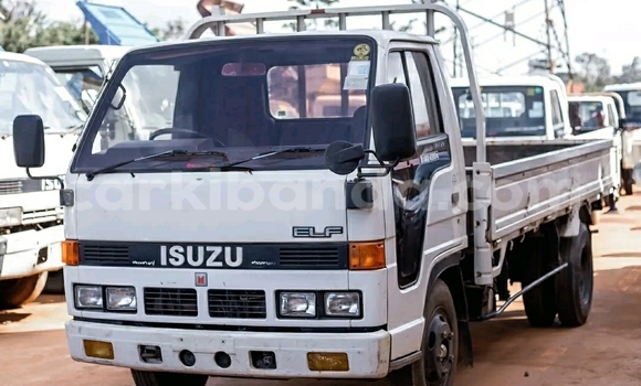 Acheter Occasion Utilitaire Isuzu FTR 850 Blanc à Kampala, Ouganda Acheter Occasion Utilitaire Isuzu FTR 850 Blanc à Kampala, Ouganda