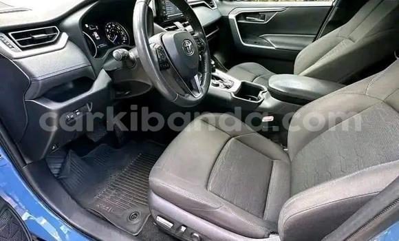 Gura Yakoze Toyota RAV4 Blue Imodoka i Kampala mu Uganda Gura Yakoze Toyota RAV4 Blue Imodoka i Kampala mu Uganda