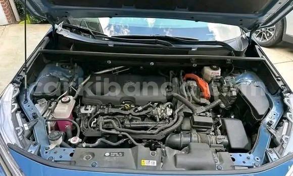 Gura Yakoze Toyota RAV4 Blue Imodoka i Kampala mu Uganda Gura Yakoze Toyota RAV4 Blue Imodoka i Kampala mu Uganda
