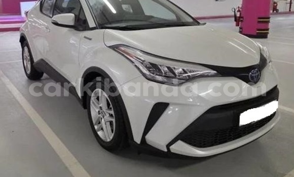 Acheter Occasion Voiture Toyota C-HR Blanc à Kampala, Ouganda Acheter Occasion Voiture Toyota C-HR Blanc à Kampala, Ouganda