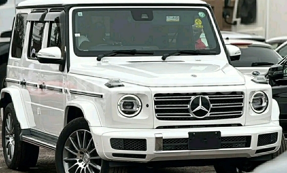 Buy Used Mercedes‒Benz G-klasse White Car in Kampala in Uganda