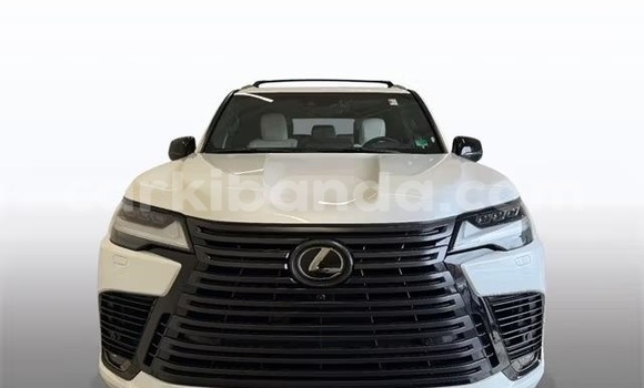 Nunua Ilio tumika Lexus LX Nyeupe Gari ndani ya Kampala nchini Uganda Nunua Ilio tumika Lexus LX Nyeupe Gari ndani ya Kampala nchini Uganda