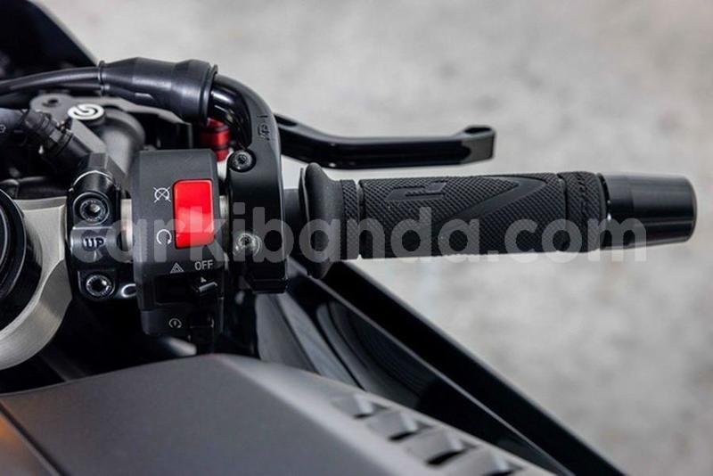 Big with watermark yamaha yzf uganda kampala 25256