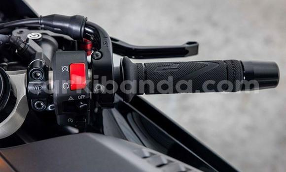 Buy Used Yamaha YZF Black Bike in Kampala in Uganda Buy Used Yamaha YZF Black Bike in Kampala in Uganda