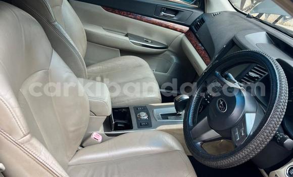 Gura Yakoze Subaru Legacy Silver Imodoka i Kampala mu Uganda Gura Yakoze Subaru Legacy Silver Imodoka i Kampala mu Uganda