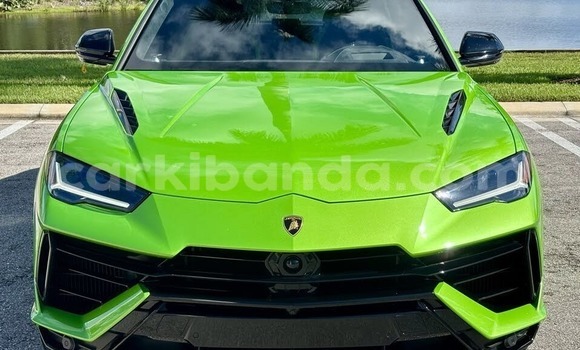 Gura Yakoze Lamborghini Urus Green Imodoka i Bugembe mu Eastern Gura Yakoze Lamborghini Urus Green Imodoka i Bugembe mu Eastern