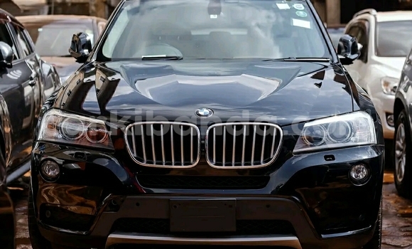 Nunua Ilio tumika BMW X3 Nyeusi Gari ndani ya Kampala nchini Uganda Nunua Ilio tumika BMW X3 Nyeusi Gari ndani ya Kampala nchini Uganda