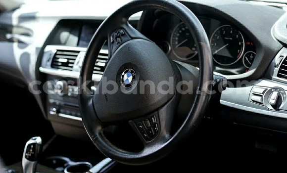 Nunua Ilio tumika BMW X3 Nyeusi Gari ndani ya Kampala nchini Uganda Nunua Ilio tumika BMW X3 Nyeusi Gari ndani ya Kampala nchini Uganda