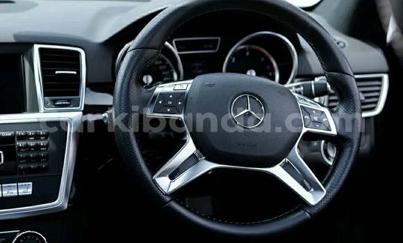 Gura Yakoze Mercedes‒Benz ML–Class Brown Imodoka i Kampala mu Uganda Gura Yakoze Mercedes‒Benz ML–Class Brown Imodoka i Kampala mu Uganda