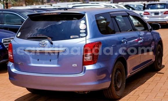 Gura Yakoze Toyota Fielder Blue Imodoka i Kampala mu Uganda Gura Yakoze Toyota Fielder Blue Imodoka i Kampala mu Uganda