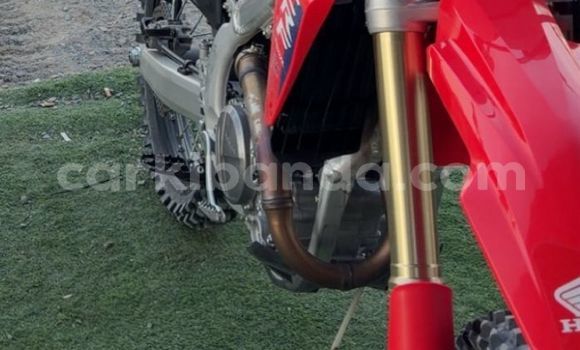 Gura Yakoze Honda CRF Red Bike i Kampala mu Uganda Gura Yakoze Honda CRF Red Bike i Kampala mu Uganda