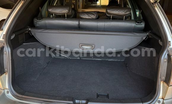 Gura Yakoze Toyota Harrier Silver Imodoka i Kampala mu Uganda Gura Yakoze Toyota Harrier Silver Imodoka i Kampala mu Uganda