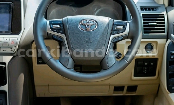 Gura Yakoze Toyota Land Cruiser Prado White Imodoka i Kampala mu Uganda Gura Yakoze Toyota Land Cruiser Prado White Imodoka i Kampala mu Uganda