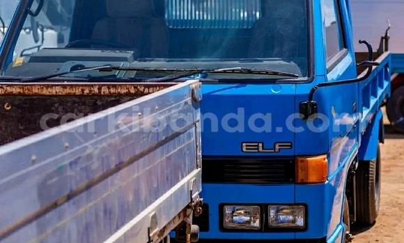 Nunua Ilio tumika Isuzu Bighorn Bluu Lori ndani ya Kampala nchini Uganda