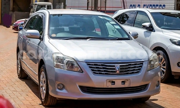 Gura Yakoze Toyota Premio Silver Imodoka i Kampala mu Uganda Gura Yakoze Toyota Premio Silver Imodoka i Kampala mu Uganda