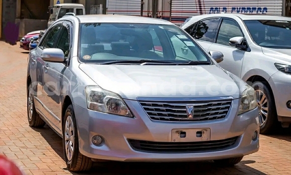 Gura Yakoze Toyota Premio Silver Imodoka i Kampala mu Uganda Gura Yakoze Toyota Premio Silver Imodoka i Kampala mu Uganda