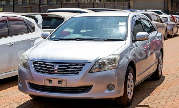 Gura Yakoze Toyota Premio Silver Imodoka i Kampala mu Uganda Gura Yakoze Toyota Premio Silver Imodoka i Kampala mu Uganda