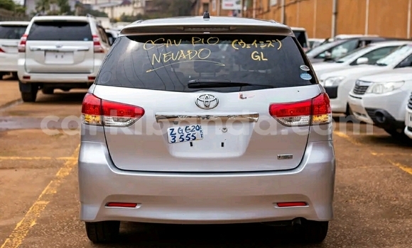 Gura Yakoze Toyota Wish Silver Imodoka i Kampala mu Uganda Gura Yakoze Toyota Wish Silver Imodoka i Kampala mu Uganda
