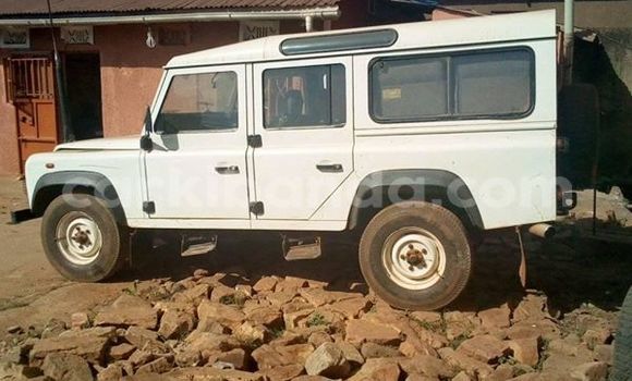 Buy Used Land Rover Defender White Car in Kampala in Uganda Buy Used Land Rover Defender White Car in Kampala in Uganda