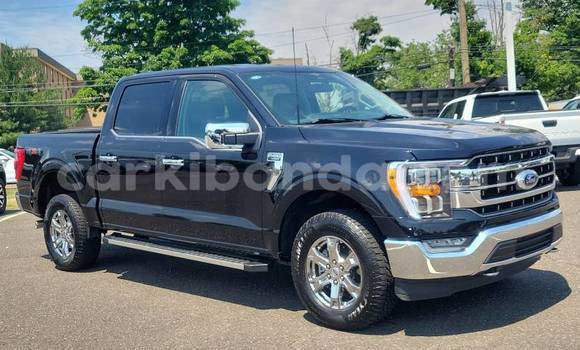 Gura Yakoze Ford F–150 Black Imodoka i Kampala mu Uganda Gura Yakoze Ford F–150 Black Imodoka i Kampala mu Uganda