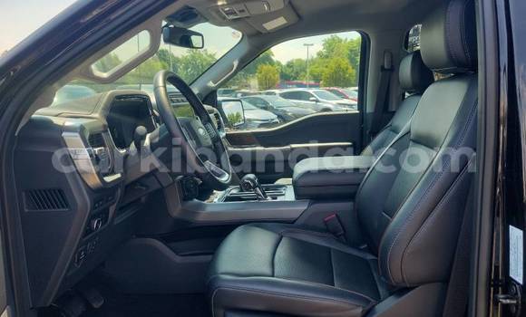 Gura Yakoze Ford F–150 Black Imodoka i Kampala mu Uganda Gura Yakoze Ford F–150 Black Imodoka i Kampala mu Uganda