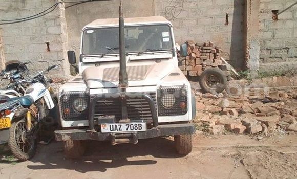 Buy Used Land Rover Defender White Car in Kampala in Uganda Buy Used Land Rover Defender White Car in Kampala in Uganda