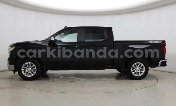 Gura Yakoze Chevrolet Silverado Black Imodoka i Kampala mu Uganda Gura Yakoze Chevrolet Silverado Black Imodoka i Kampala mu Uganda