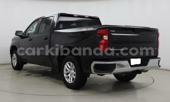 Gura Yakoze Chevrolet Silverado Black Imodoka i Kampala mu Uganda Gura Yakoze Chevrolet Silverado Black Imodoka i Kampala mu Uganda
