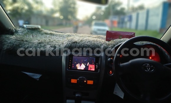 Gura Yakoze Toyota Fielder Black Imodoka i Kampala mu Uganda Gura Yakoze Toyota Fielder Black Imodoka i Kampala mu Uganda