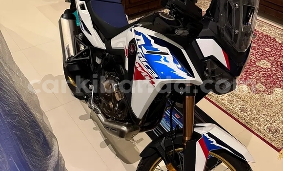 Buy Used Honda CRF Beige Bike in Kampala in Uganda Buy Used Honda CRF Beige Bike in Kampala in Uganda