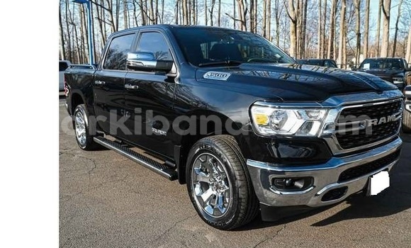 Gura Yakoze Dodge RAM Black Imodoka i Kampala mu Uganda Gura Yakoze Dodge RAM Black Imodoka i Kampala mu Uganda