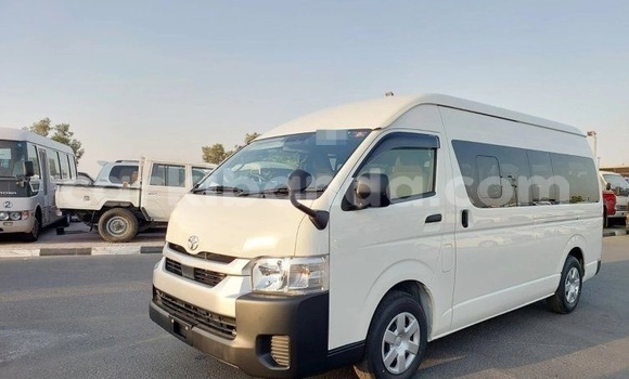 Buy Used Toyota Hiace White Car in Kampala in Uganda