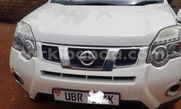 Buy Used Nissan X–Trail White Car in Kampala in Uganda