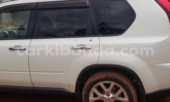 Nunua Ilio tumika Nissan X–Trail Nyeupe Gari ndani ya Kampala nchini Uganda Nunua Ilio tumika Nissan X–Trail Nyeupe Gari ndani ya Kampala nchini Uganda