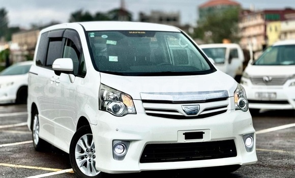 Buy Used Toyota Noah White Car in Kampala in Uganda
