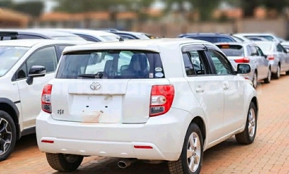 Nunua Ilio tumika Toyota IST Nyeupe Gari ndani ya Kampala nchini Uganda Nunua Ilio tumika Toyota IST Nyeupe Gari ndani ya Kampala nchini Uganda
