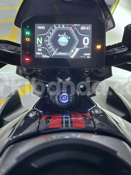 Big with watermark kawasaki z uganda kampala 25337