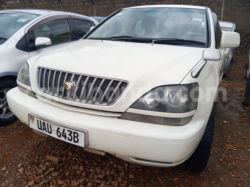 Big with watermark toyota harrier uganda kampala 25344
