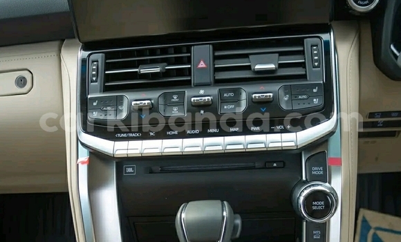 Buy Used Toyota Land Cruiser Beige Car in Kampala in Uganda Buy Used Toyota Land Cruiser Beige Car in Kampala in Uganda