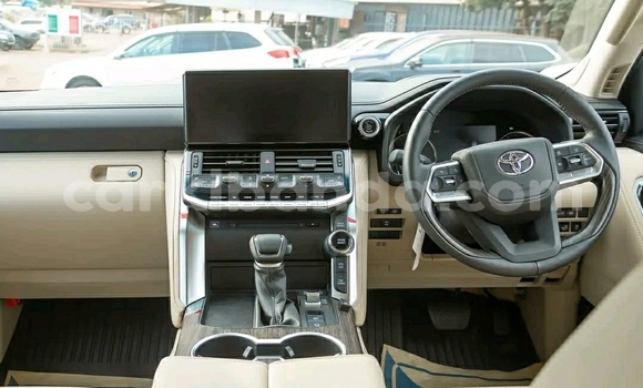 Buy Used Toyota Land Cruiser Beige Car in Kampala in Uganda Buy Used Toyota Land Cruiser Beige Car in Kampala in Uganda