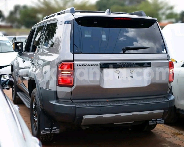 Big with watermark toyota land cruiser prado uganda kampala 25348